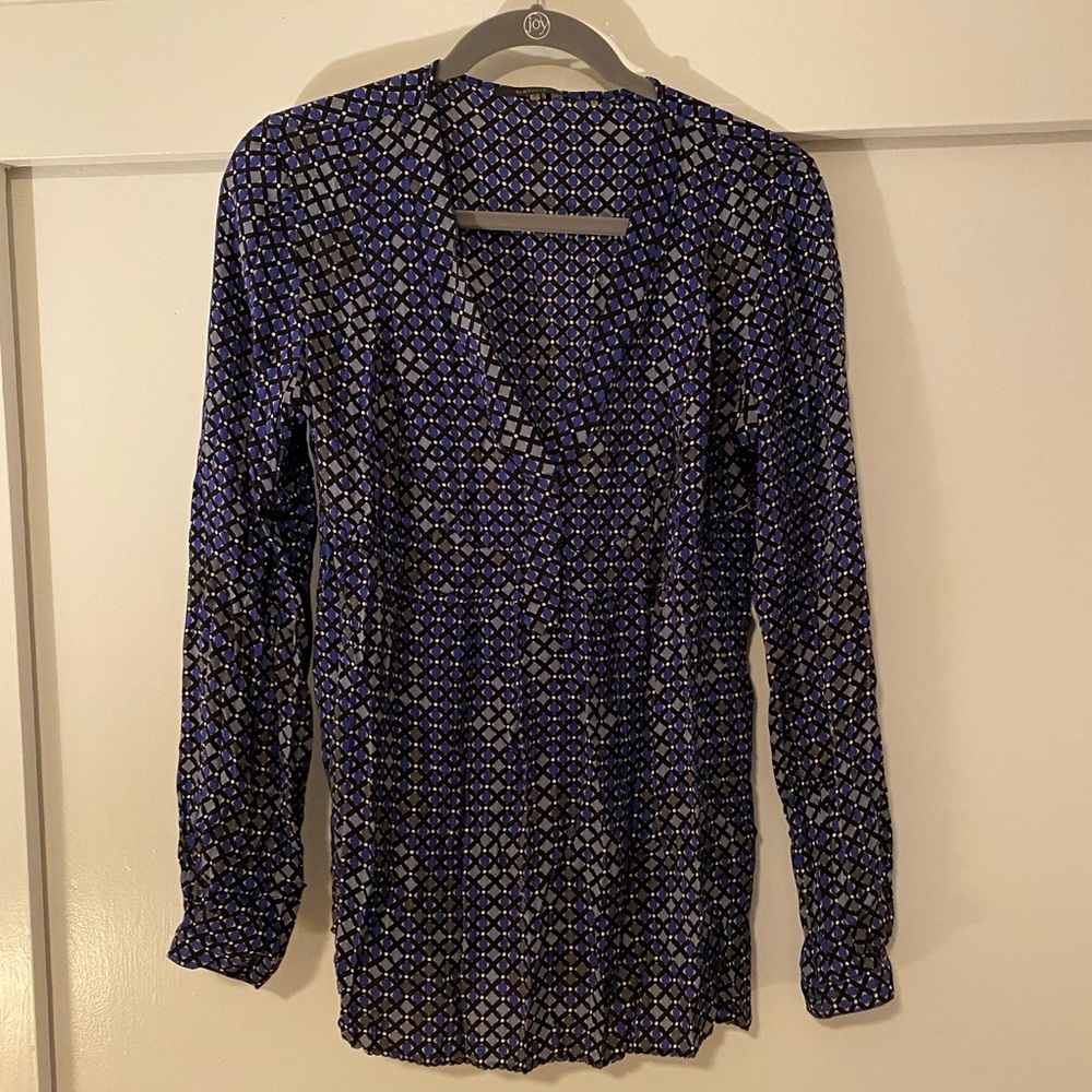 Tahari blouse